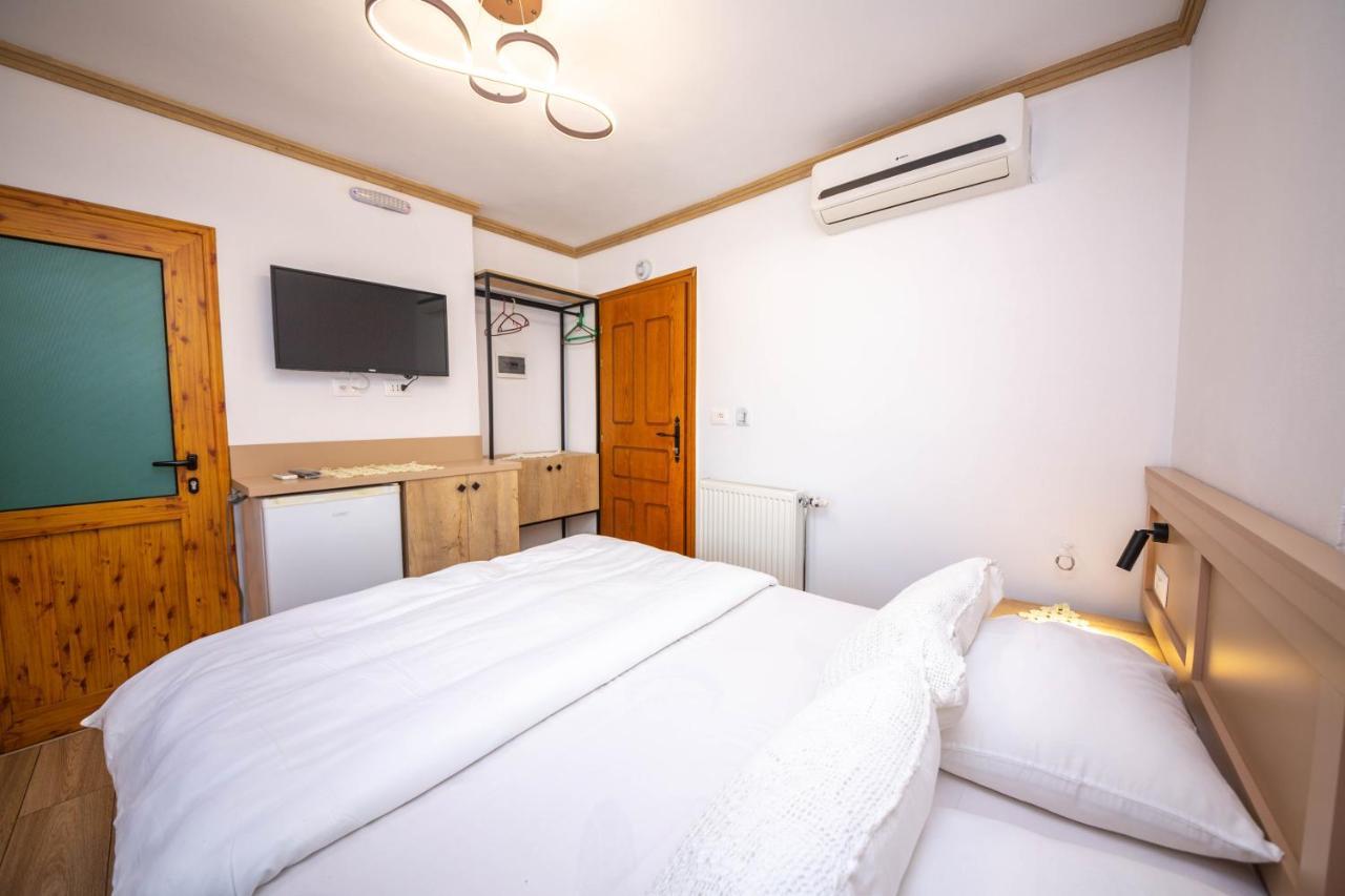 Bed And Breakfast Kotoni Gjirokastër Eksteriør bilde